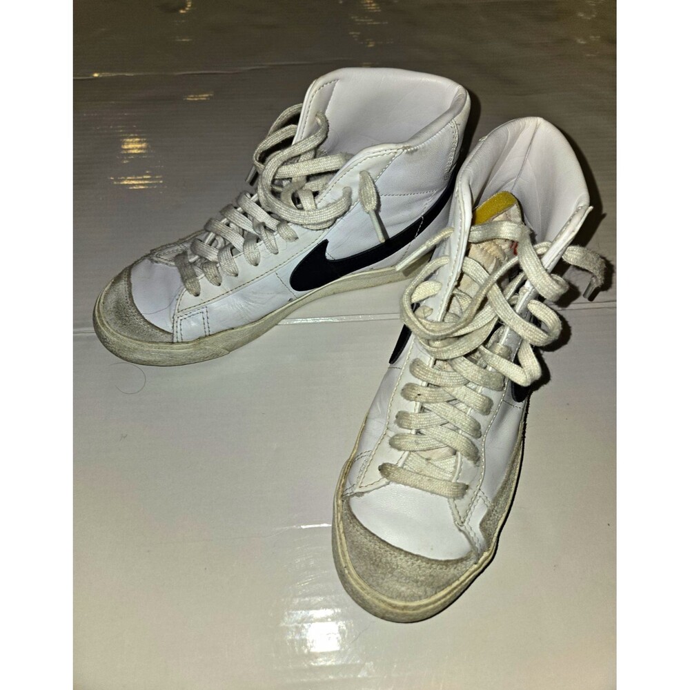 Nike Blazer '77 Vintage Mid Top Lace Up Leather Sneakers White/Black CZ1055-100